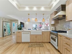 200 Pacific Coast Hwy 418, Huntington Beach CA 92648