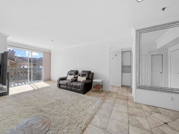 640 Camino De La Reina 1309, San Diego CA 92108