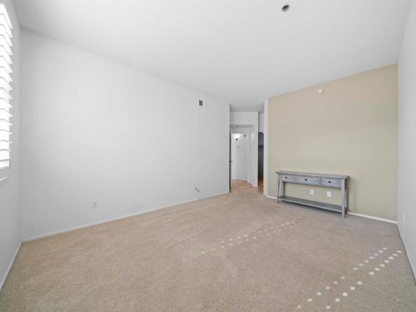 640 Camino De La Reina 1309, San Diego CA 92108