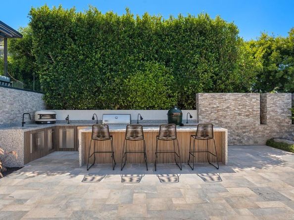 1126 Muirlands Vista Way, La Jolla CA 92037