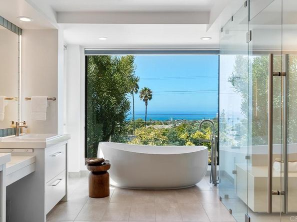 1126 Muirlands Vista Way, La Jolla CA 92037