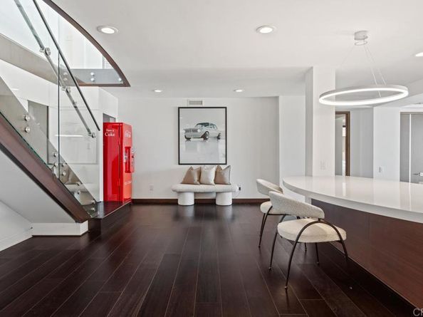 1126 Muirlands Vista Way, La Jolla CA 92037