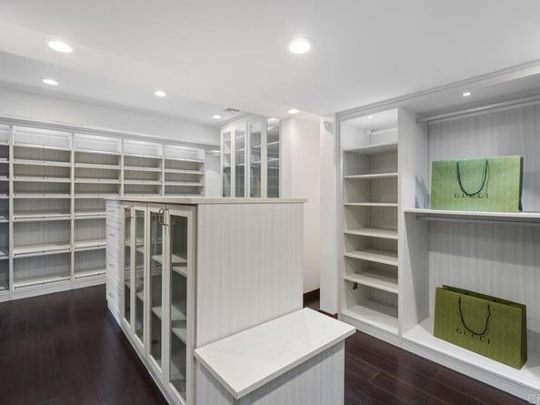 1126 Muirlands Vista Way, La Jolla CA 92037