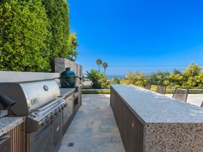 1126 Muirlands Vista Way, La Jolla CA 92037