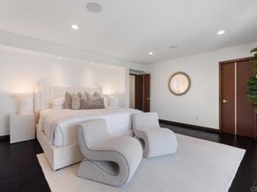 1126 Muirlands Vista Way, La Jolla CA 92037