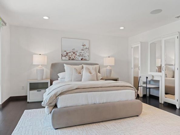 1126 Muirlands Vista Way, La Jolla CA 92037