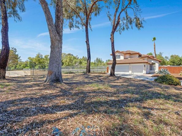 2257 Brookwood Court, Escondido CA 92026