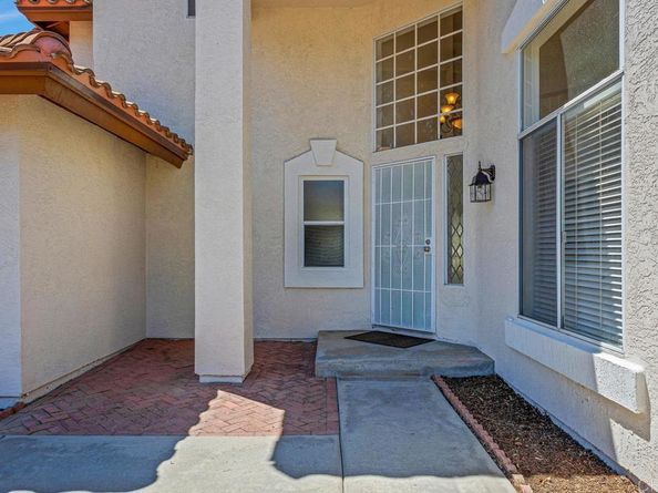 2257 Brookwood Court, Escondido CA 92026
