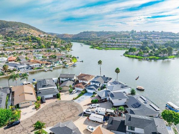 1499 La Linda Drive, San Marcos CA 92078