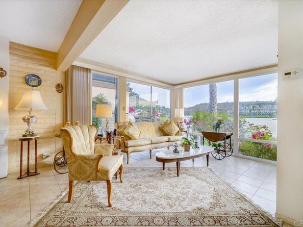 1499 La Linda Drive, San Marcos CA 92078