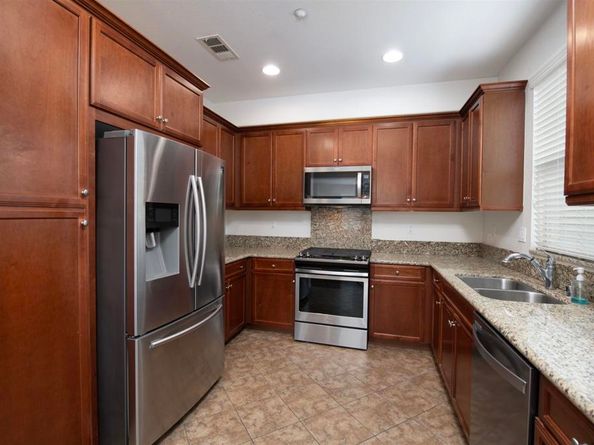 1811 Lime Ct 9, Chula Vista CA 91913