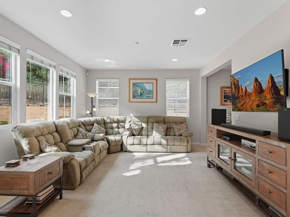 6901 Tourmaline Place, Carlsbad CA 92009