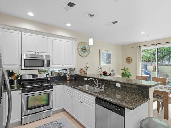 6901 Tourmaline Place, Carlsbad CA 92009