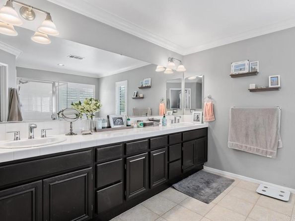 2119 SAND CREST Way, San Marcos CA 92078