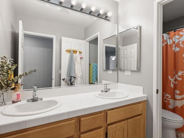 2119 SAND CREST Way, San Marcos CA 92078