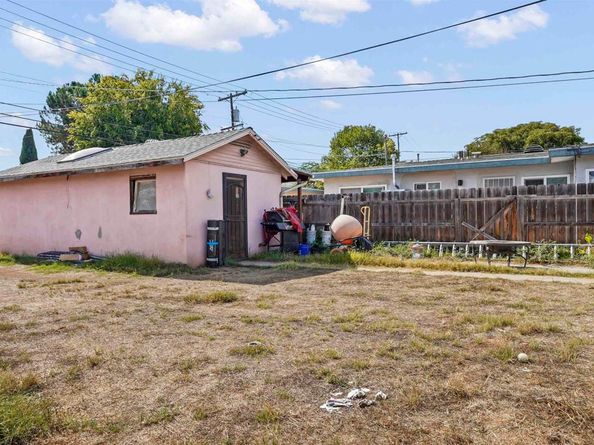 127 W 5Th Avenue, Escondido CA 92025