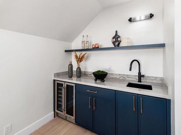 2568 Abedul Street, Carlsbad CA 92009