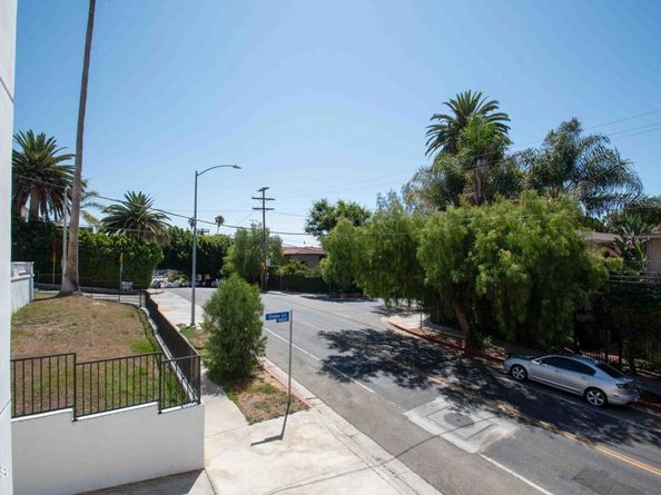 1901 N Stoke Lane, Los Angeles CA 90068