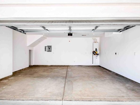 1901 N Stoke Lane, Los Angeles CA 90068