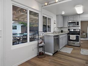 5676 Chateau Dr, San Diego CA 92117