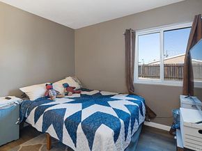 5676 Chateau Dr, San Diego CA 92117