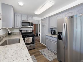 5676 Chateau Dr, San Diego CA 92117