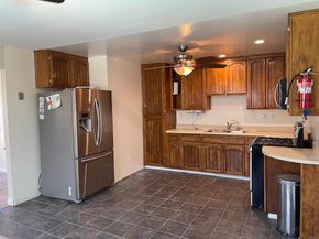 5676 Chateau Dr, San Diego CA 92117