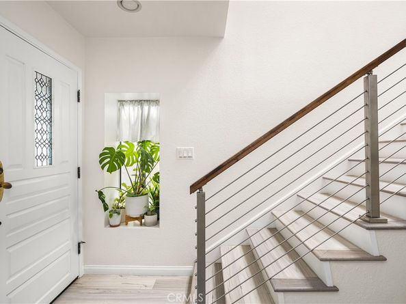 111 Geneva walk, Long Beach CA 90803