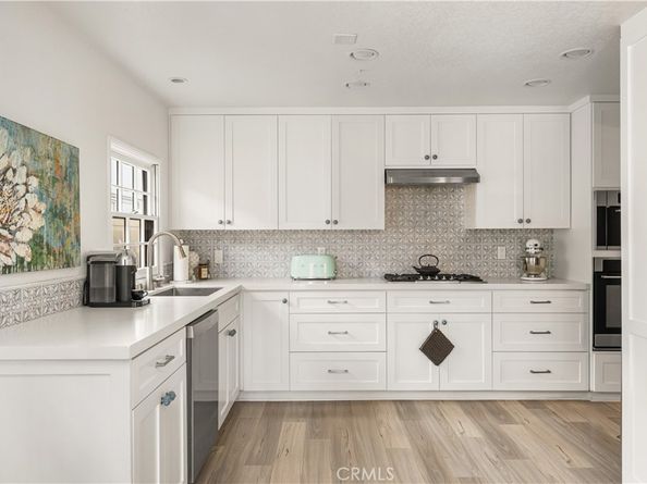 111 Geneva walk, Long Beach CA 90803