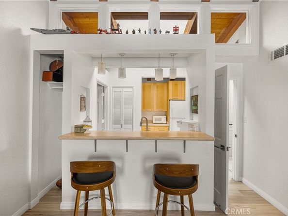 111 Geneva walk, Long Beach CA 90803