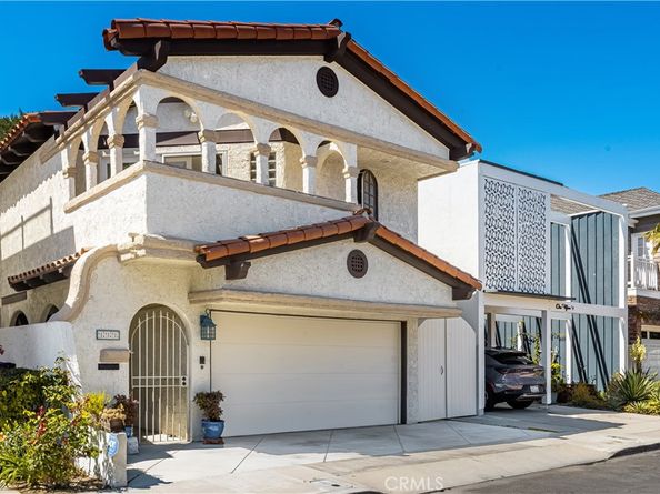 111 Geneva walk, Long Beach CA 90803