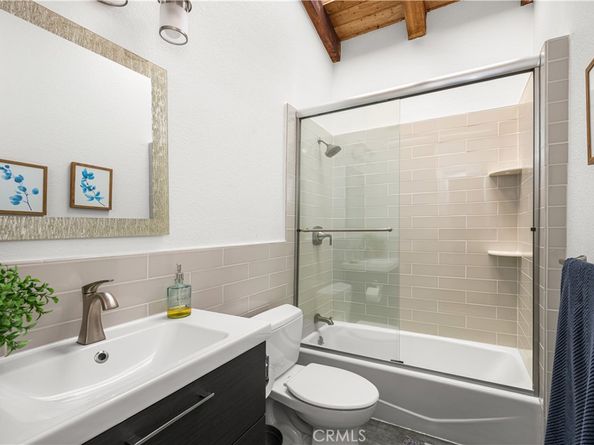 111 Geneva walk, Long Beach CA 90803