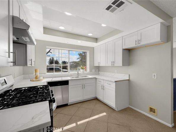 331 E Phillips, Pomona CA 91766