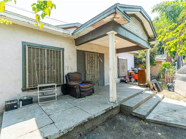 11422 Willowbrook, Los Angeles CA 90059
