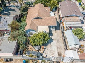 11422 Willowbrook, Los Angeles CA 90059