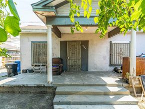 11422 Willowbrook, Los Angeles CA 90059