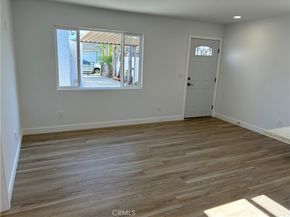 2033 W Burnett Street, Long Beach CA 90810