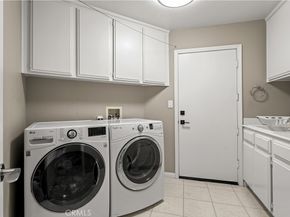 7668 E Hollow Oak, Anaheim Hills CA 92808