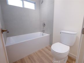 1651 Park B, Long Beach CA 90815