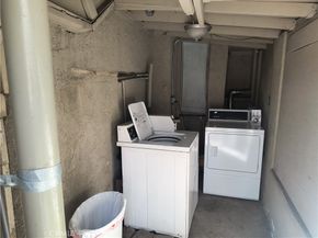 1827 Crenshaw, Los Angeles CA 90019