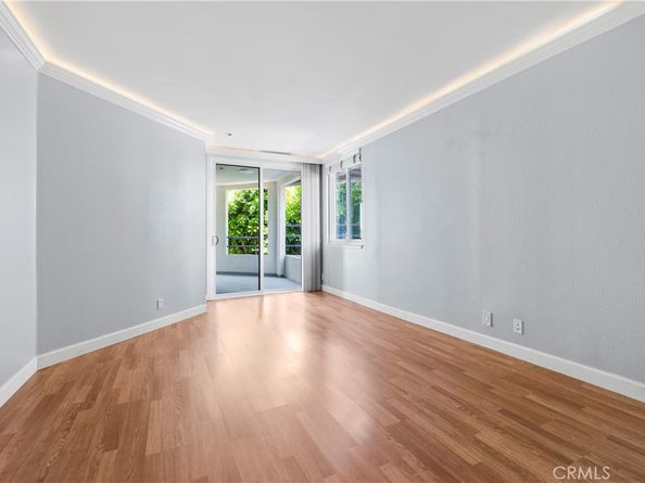 520 The Village 113, Redondo Beach CA 90277