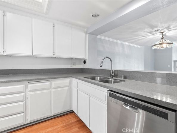 520 The Village 113, Redondo Beach CA 90277
