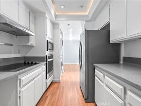 520 The Village 113, Redondo Beach CA 90277
