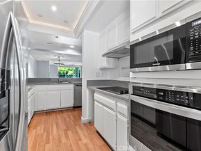520 The Village 113, Redondo Beach CA 90277