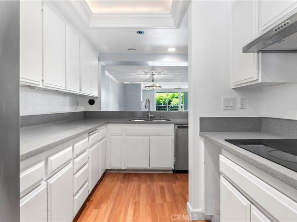 520 The Village 113, Redondo Beach CA 90277