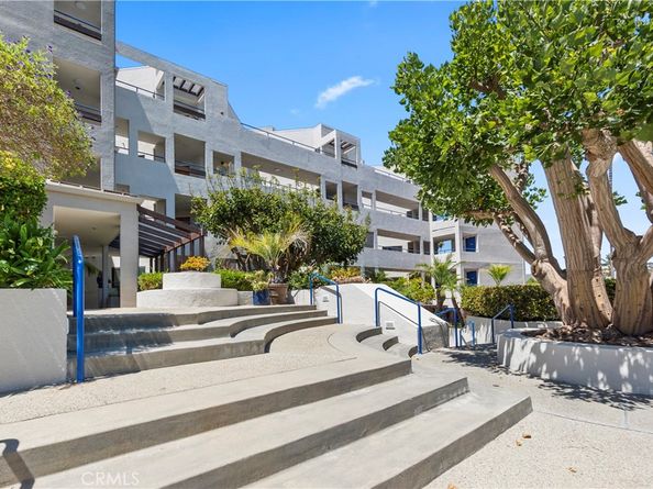520 The Village 113, Redondo Beach CA 90277