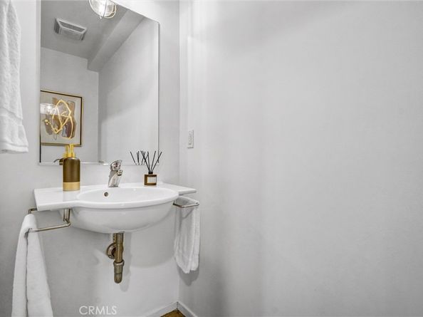 849 Pine Avenue C, Long Beach CA 90813