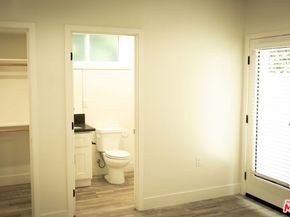 1420 W 28th Street, Los Angeles CA 90007