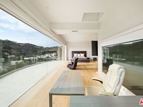 7868 Electra Drive, Los Angeles CA 90046