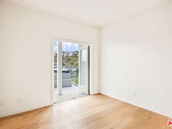 7868 Electra Drive, Los Angeles CA 90046